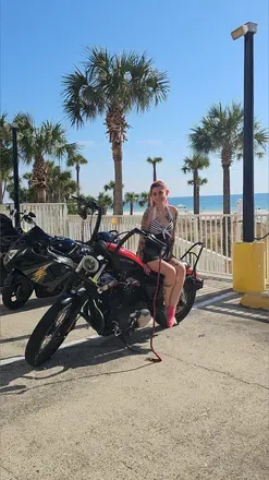 OnlyFans cuenta thebikergirl420 avatar 1