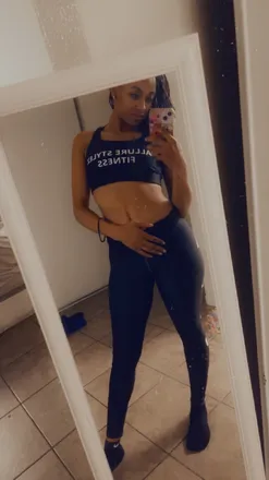OnlyFans cuenta slimthick31 header 2