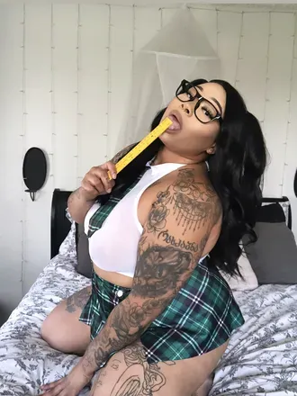 OnlyFans cuenta daddieskurvykitten avatar 1