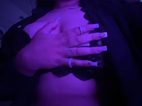 OnlyFans cuenta mamiana.hann header 2