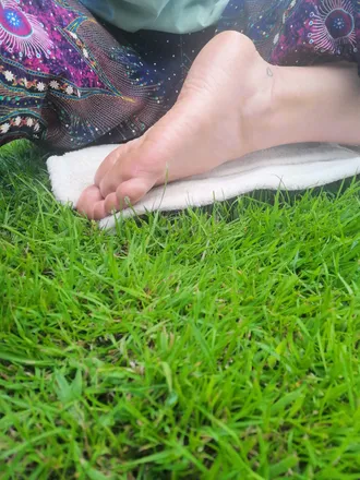 OnlyFans cuenta daisysdaintysoles header 2