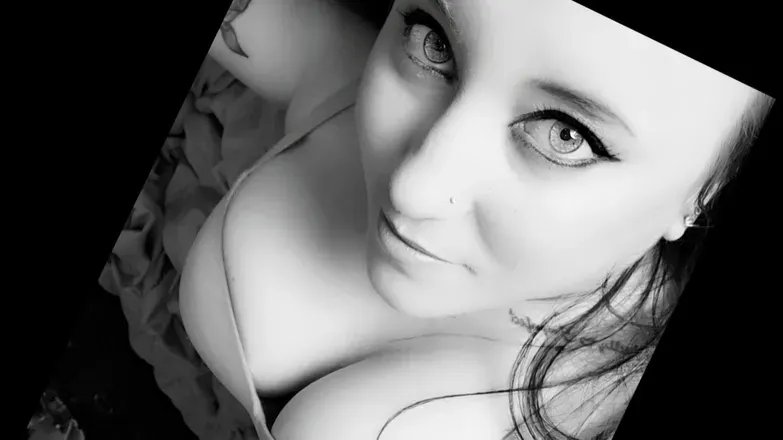 OnlyFans cuenta sexypsychoqueen header 2