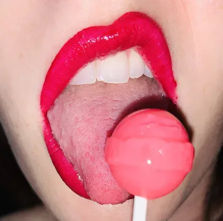 OnlyFans account  licilicks avatar 1