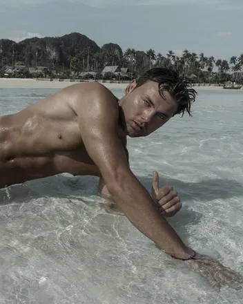 OnlyFans cuenta iamrobertgrey header 2