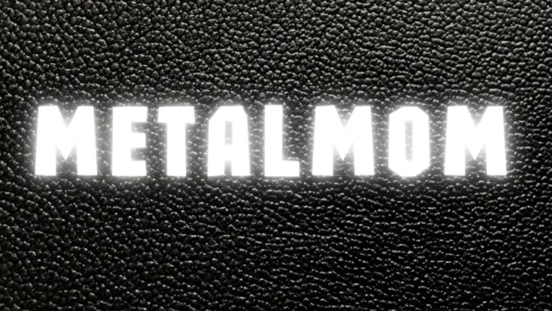 OnlyFans account  metalmomjess header 2
