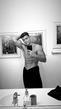 OnlyFans cuenta huntergreywrestling header 2