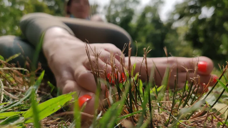 OnlyFans cuenta feetiesinny header 2