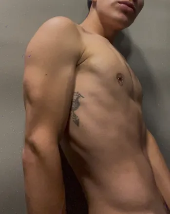 OnlyFans cuenta dannis-22 header 2