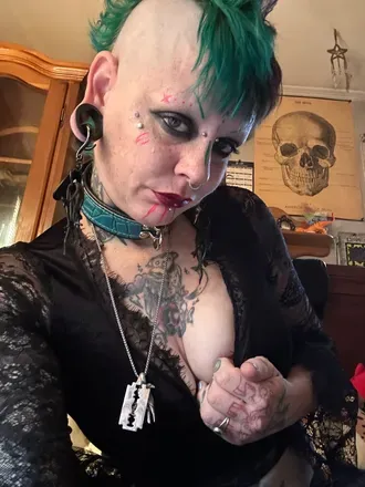 OnlyFans cuenta hexxxqueen420 avatar 1