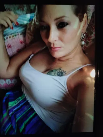 OnlyFans account  thehoneyleonessa header 2