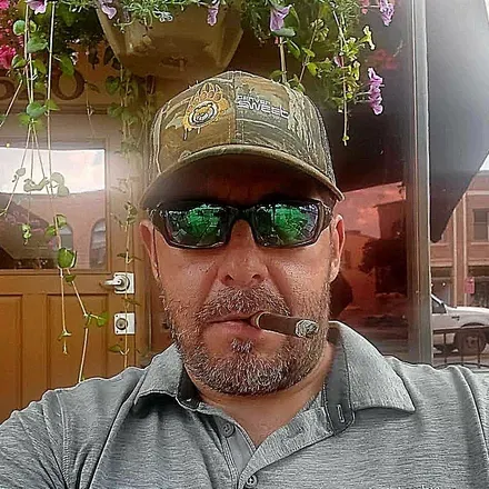 OnlyFans cuenta repairmanric avatar 1
