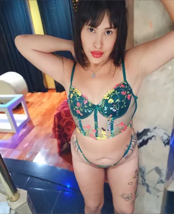 OnlyFans cuenta mommynahomi previous_avatars_1 3
