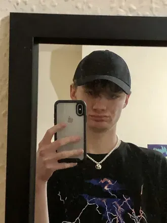 OnlyFans account  thatskatertwink avatar 1