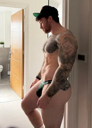 OnlyFans account  hatts17 avatar 1