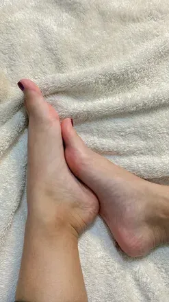 OnlyFans cuenta mytastyfeetshot header 2