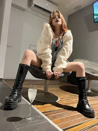 OnlyFans cuenta ladyred999 header 2