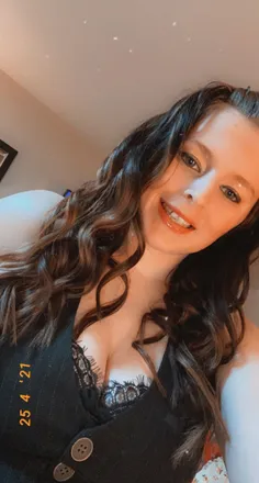 OnlyFans cuenta prettylilmiss header 2