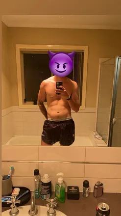 OnlyFans cuenta aussie-boy98 header 2
