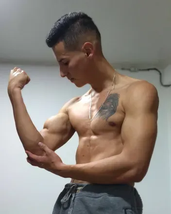 OnlyFans cuenta yuver981 avatar 1