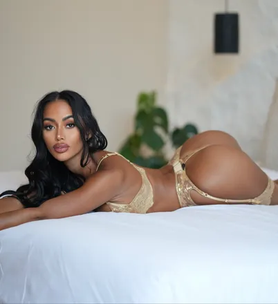 OnlyFans cuenta carlitawithlove header 2