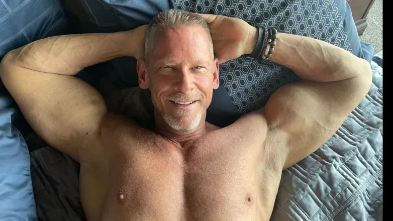 OnlyFans cuenta big21inchbiceps header 2
