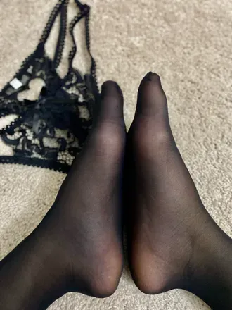 OnlyFans cuenta feetdolly23 avatar 1