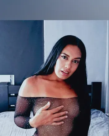 OnlyFans cuenta alepomps92 header 2