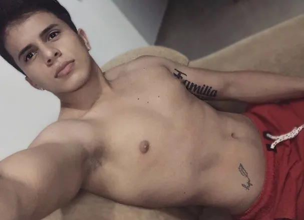OnlyFans cuenta yoemoreiraz header 2