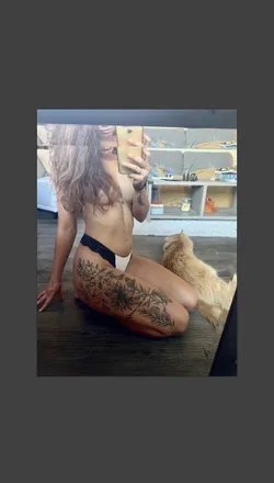 OnlyFans cuenta scarlettjordan header 2