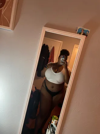 OnlyFans account  maya_1999 header 2