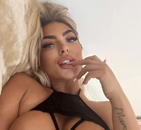 OnlyFans cuenta juicylu9 header 2