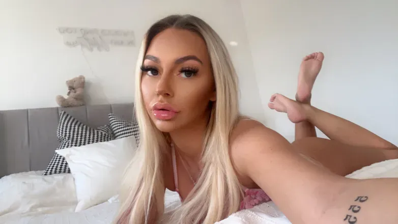 OnlyFans cuenta goddesskxox header 2