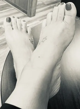 OnlyFans cuenta cravemtoes header 2