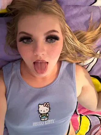 OnlyFans account  playingwithemily avatar 1