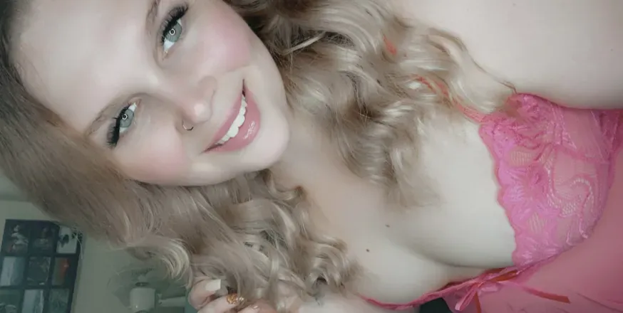 OnlyFans cuenta curvycici header 2