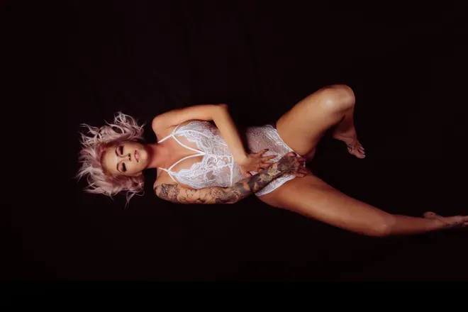 OnlyFans cuenta avafrost header 2