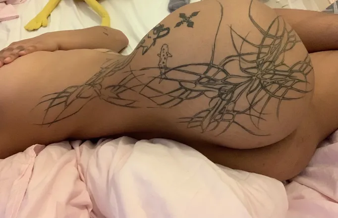 OnlyFans cuenta theyarenubia header 2