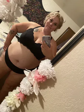 OnlyFans account  mirlicious avatar 1