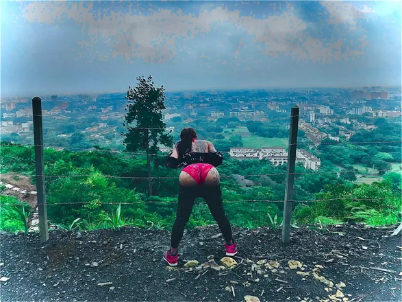 OnlyFans cuenta thairahot1 header 2
