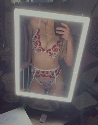 OnlyFans cuenta missadventuregirl header 2