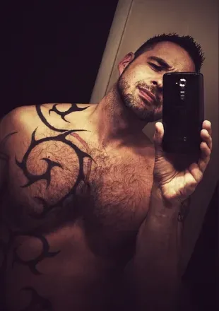 OnlyFans account  8-inchaaron avatar 1