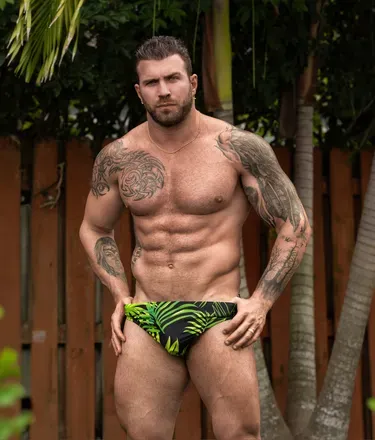 OnlyFans account  robertomguillen avatar 1