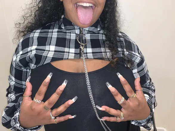 OnlyFans cuenta bigmeeknotthelilone header 2