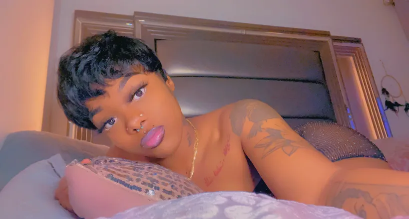 OnlyFans cuenta mamabankzzz header 2