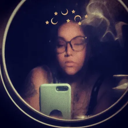 OnlyFans account  iguessimalittleweird avatar 1