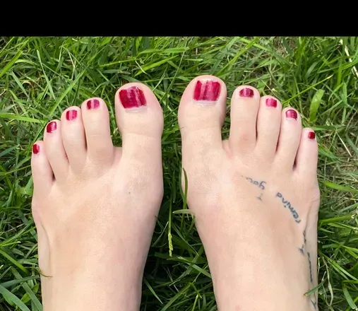 OnlyFans account  mrsfeetstreet header 2