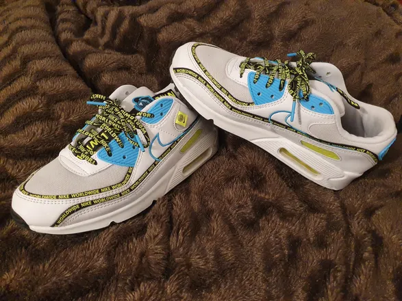 OnlyFans cuenta policesneakers header 2