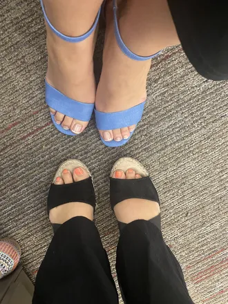 OnlyFans cuenta justhetoes header 2