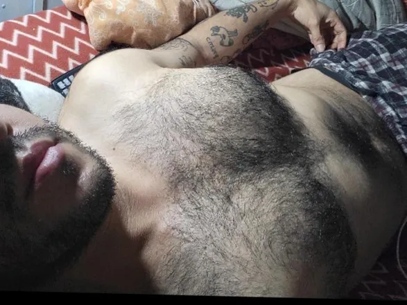 OnlyFans account  nomemirenmucho header 2