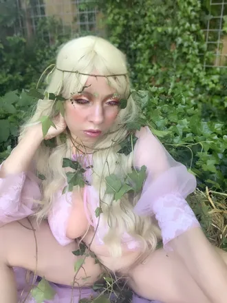 OnlyFans cuenta honeymilchen header 2